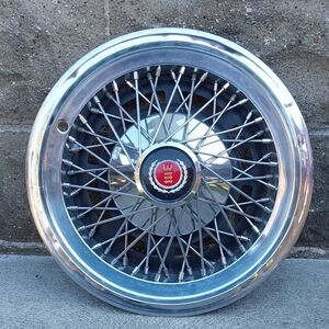 Vintage Buick 15" Chrome Wire Spoke Hubcap OEM 25539244 Classic Wheel Cover
